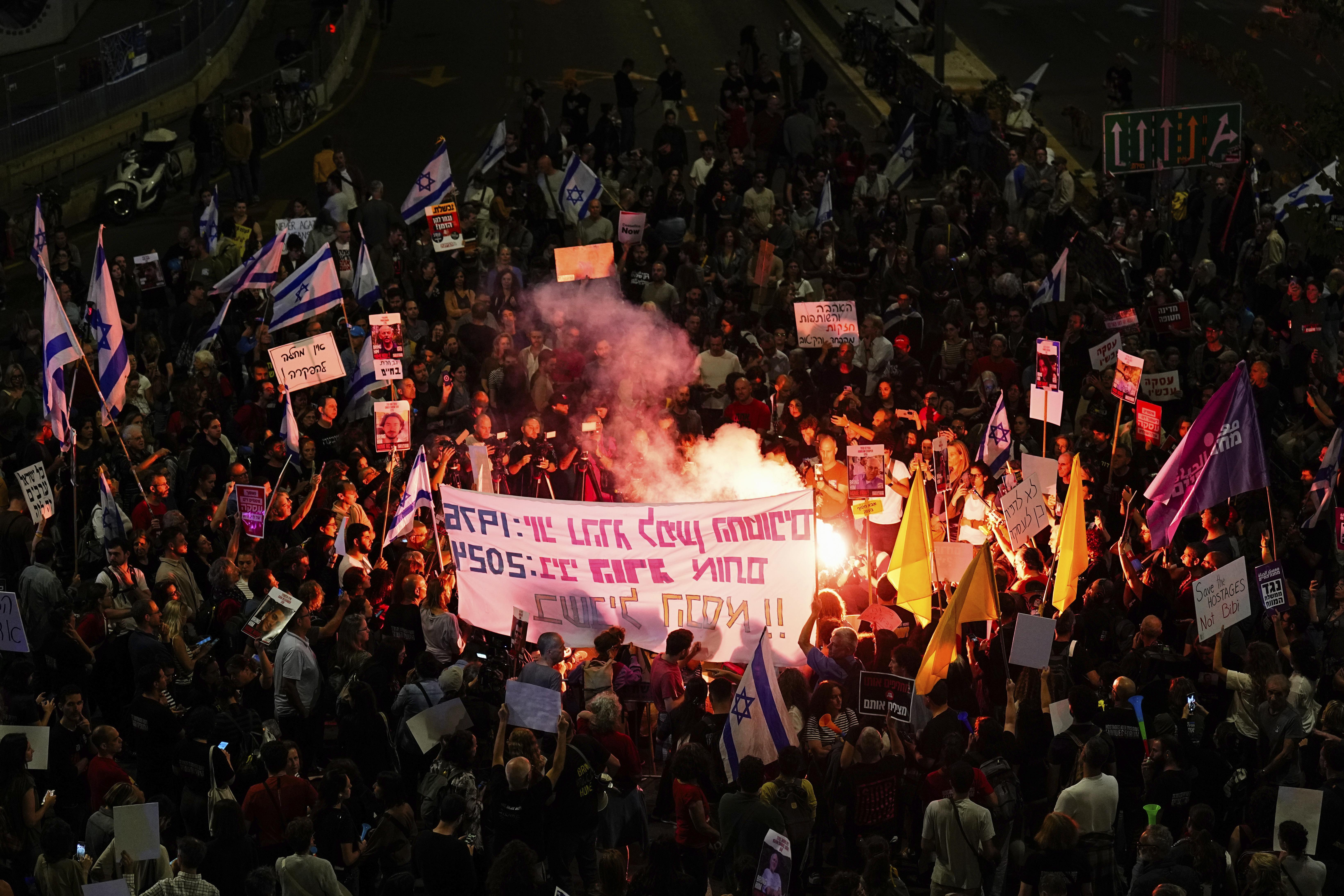 İsrailliler sokaklarda! Hükümetten ateşkes anlaşmasını imzalamasını talep etti