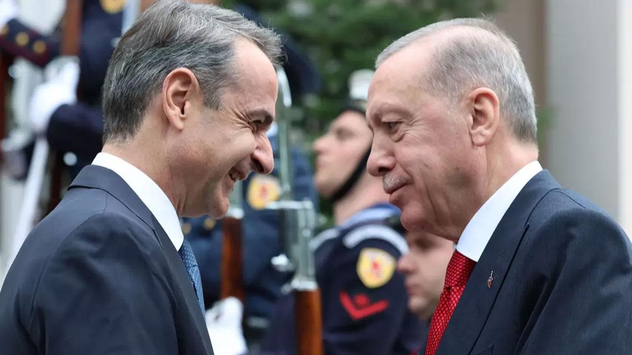 Yunan basınından 'Türkçe' manşet 