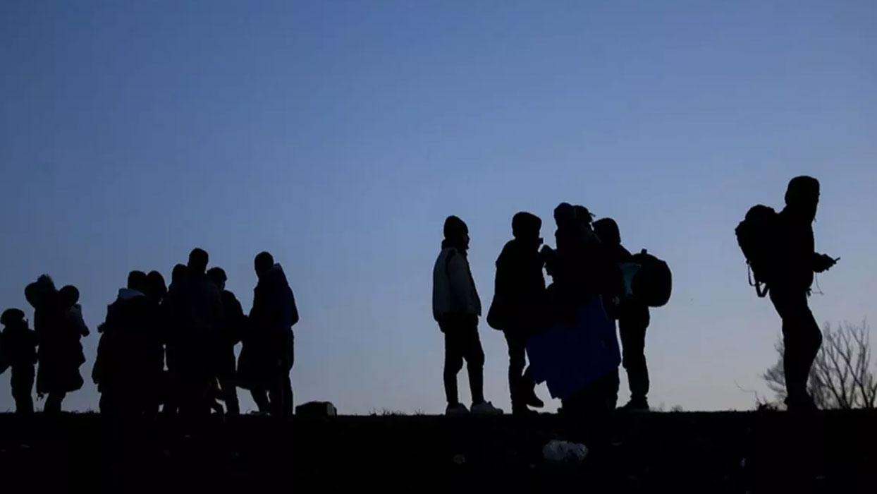 Sınırda 32 düzensiz göçmen yakalandı 