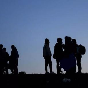 Sınırda 32 düzensiz göçmen yakalandı 