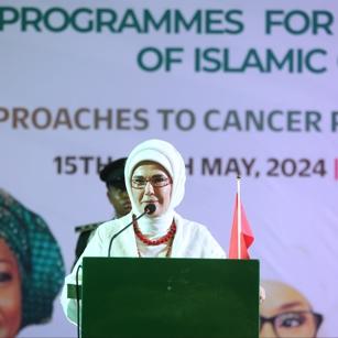 Emine Erdoğan'dan Nijerya'da kanser için mücadele çağrısı 