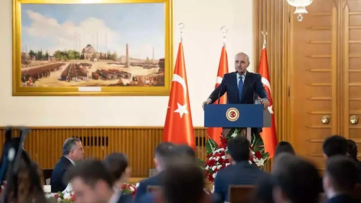 TBMM Başkanı Kurtulmuş Meclis'te gençleri ağırladı