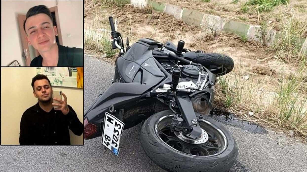 Bariyere çarpan motosikletteki 2 arkadaş öldü