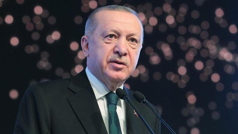 Erdoğan'dan 'yeni anayasa' mesajı: Mevcut anayasanın yeni Türkiye'yi taşıması mümkün değil!
