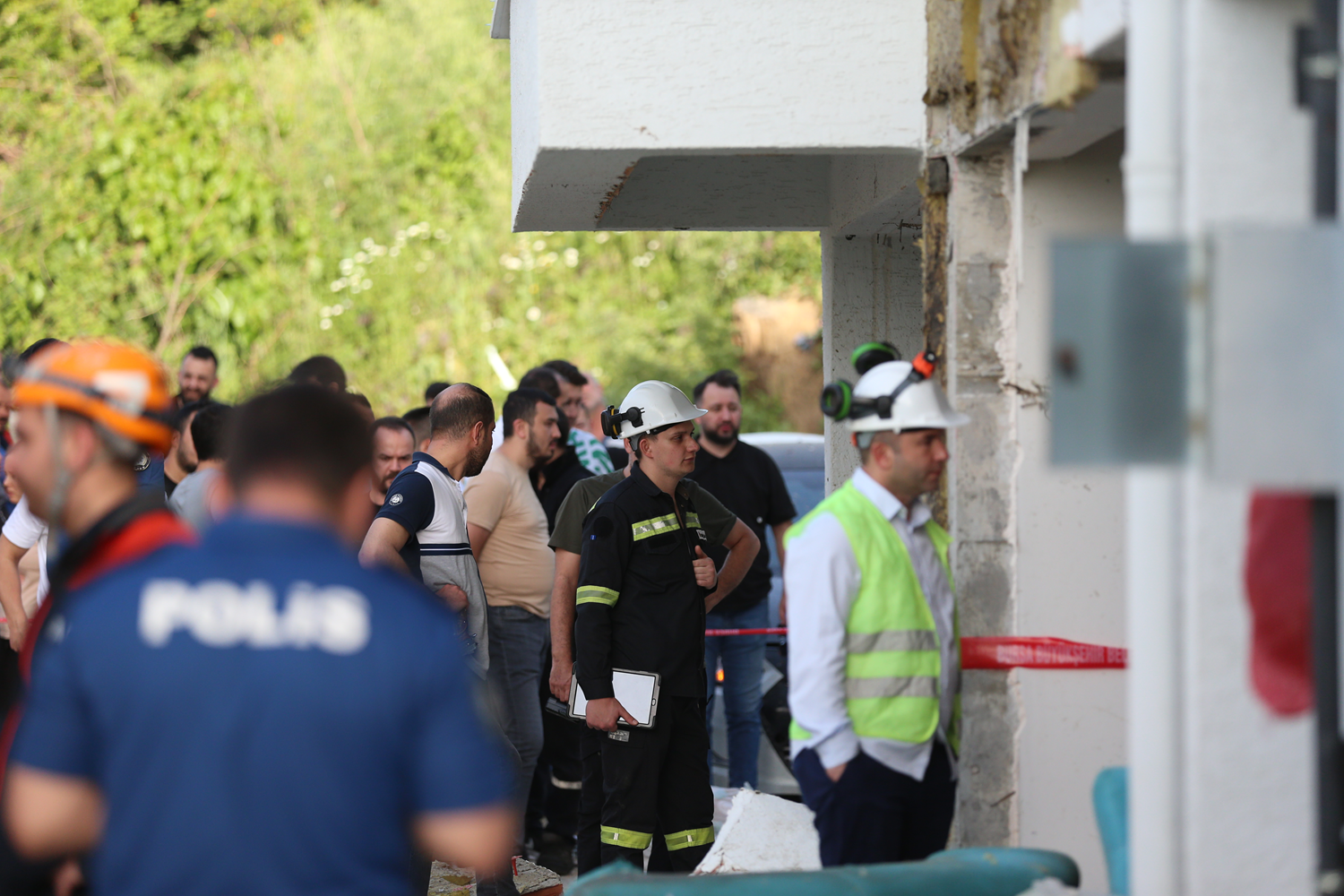 Ev sahibine kızan kiracı apartmanı havaya uçurdu