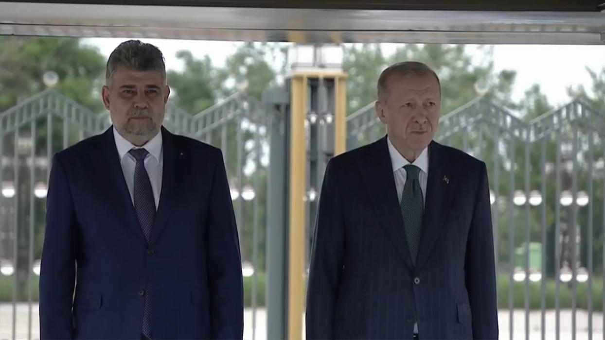 Cumhurbaşkanı Erdoğan, Romanya Başbakanı Ciolacu'yu resmi törenle karşıladı