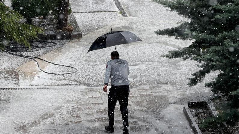 Meteoroloji İstanbulluları uyardı! Sıcak havalar sizi kandırmasın sağanak geliyor