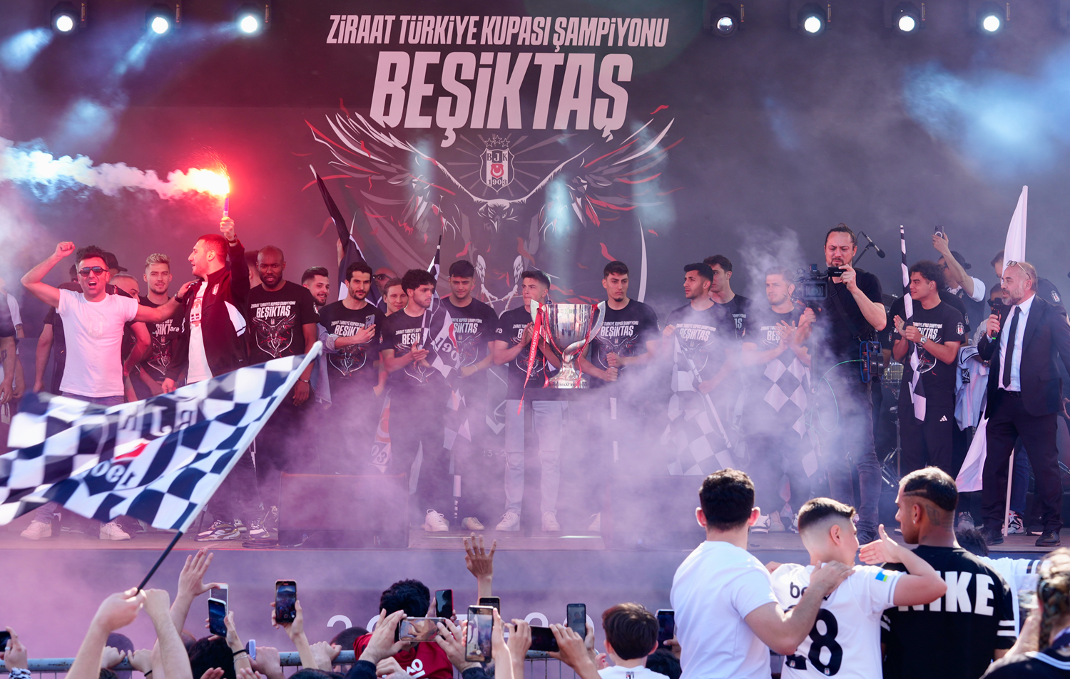 Beşiktaş'tan coşkulu Türkiye Kupası kutlaması