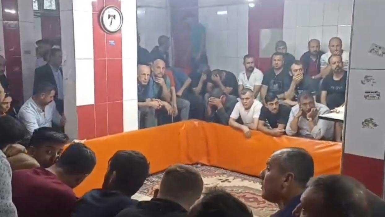 'Horoz Koruma Derneği'nde horoz dövüştürürken yakalandılar