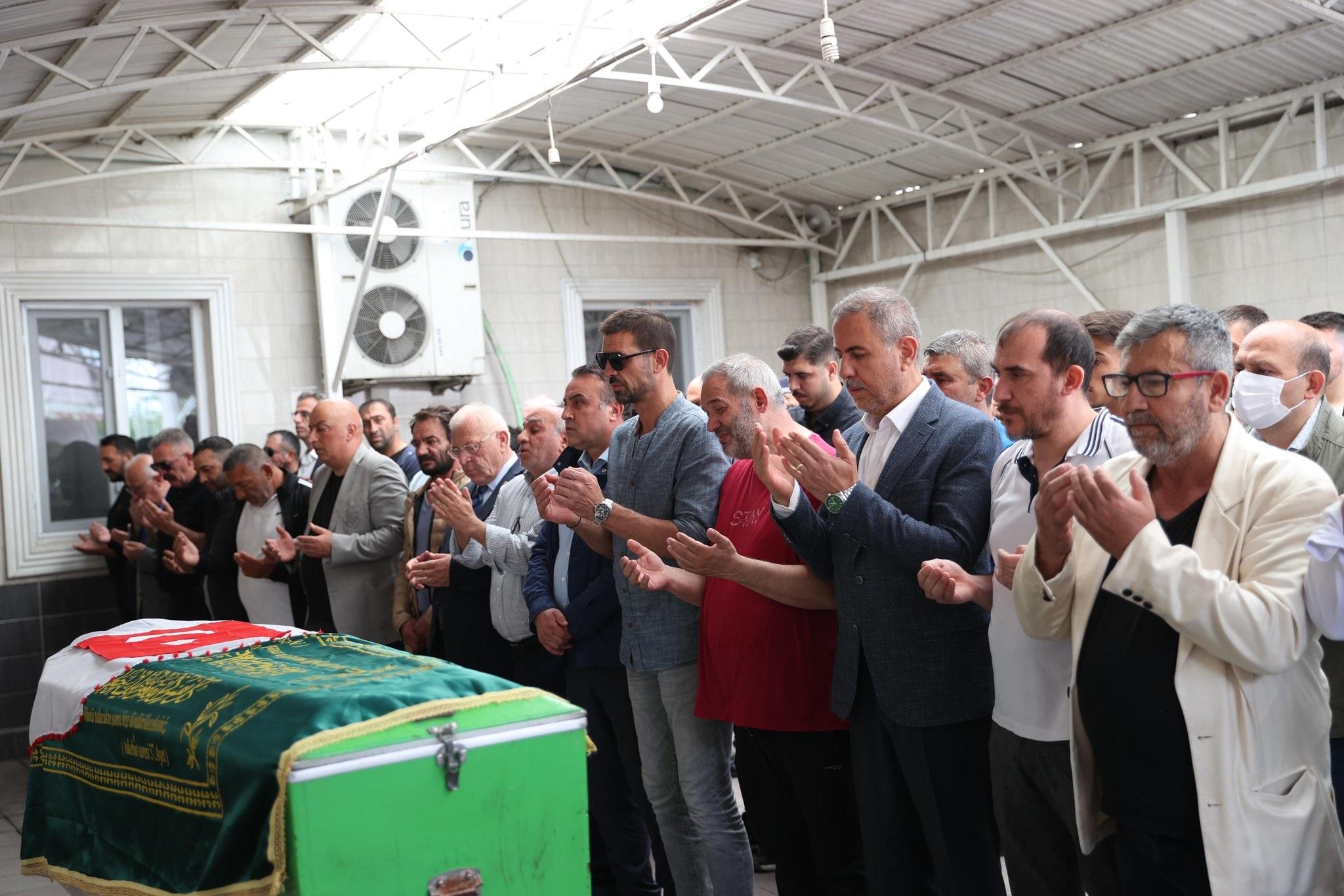 Okulda 'hamburger yeme yarışı'nda boğulan 8 yaşındaki Eftelya, toprağa verildi