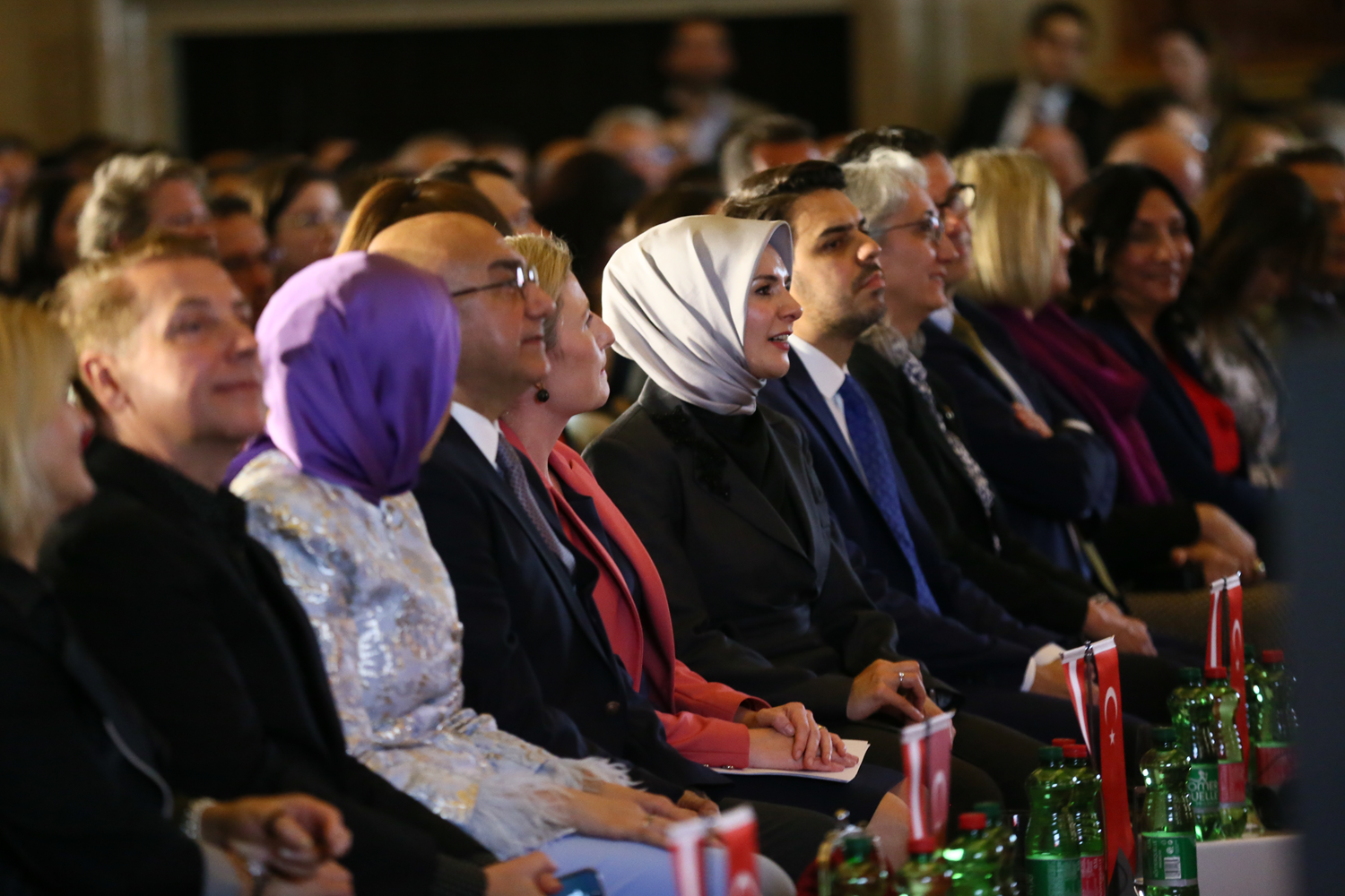 Bakan Göktaş, Avusturya'da basın mensuplarına açıklamalarda bulundu