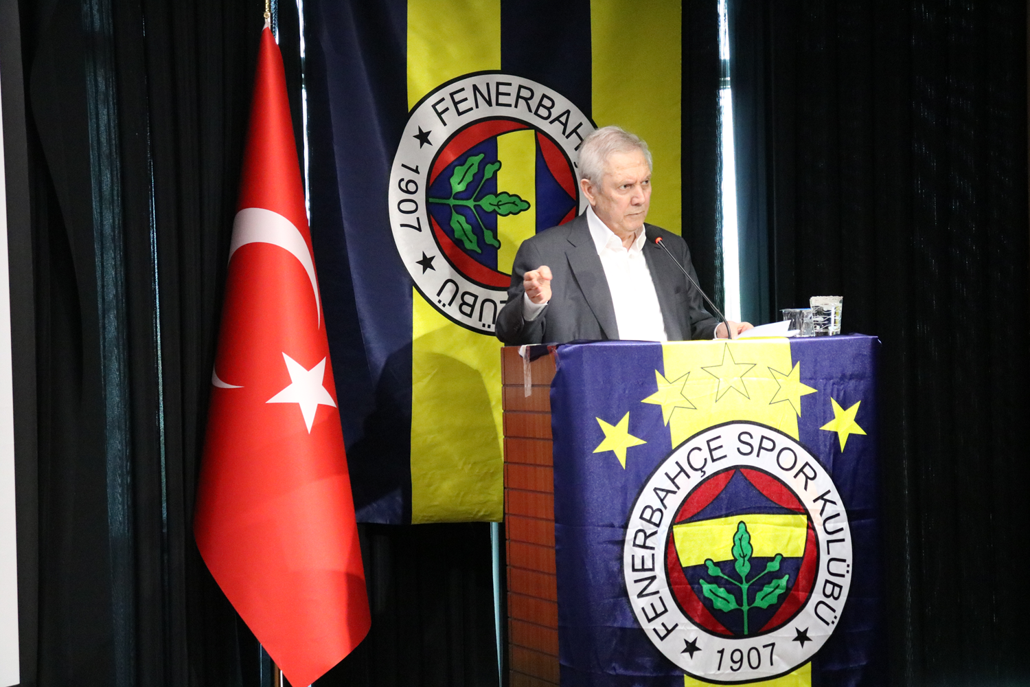 Fenerbahçe Kulübü Başkan Adayı Aziz Yıldırım: Mourinho'yla cumartesi İngiltere'de konuşacağız