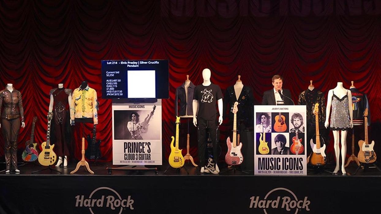John Lennon'un 50 yıllık kayıp gitarı 2,9 milyon dolara alıcı buldu