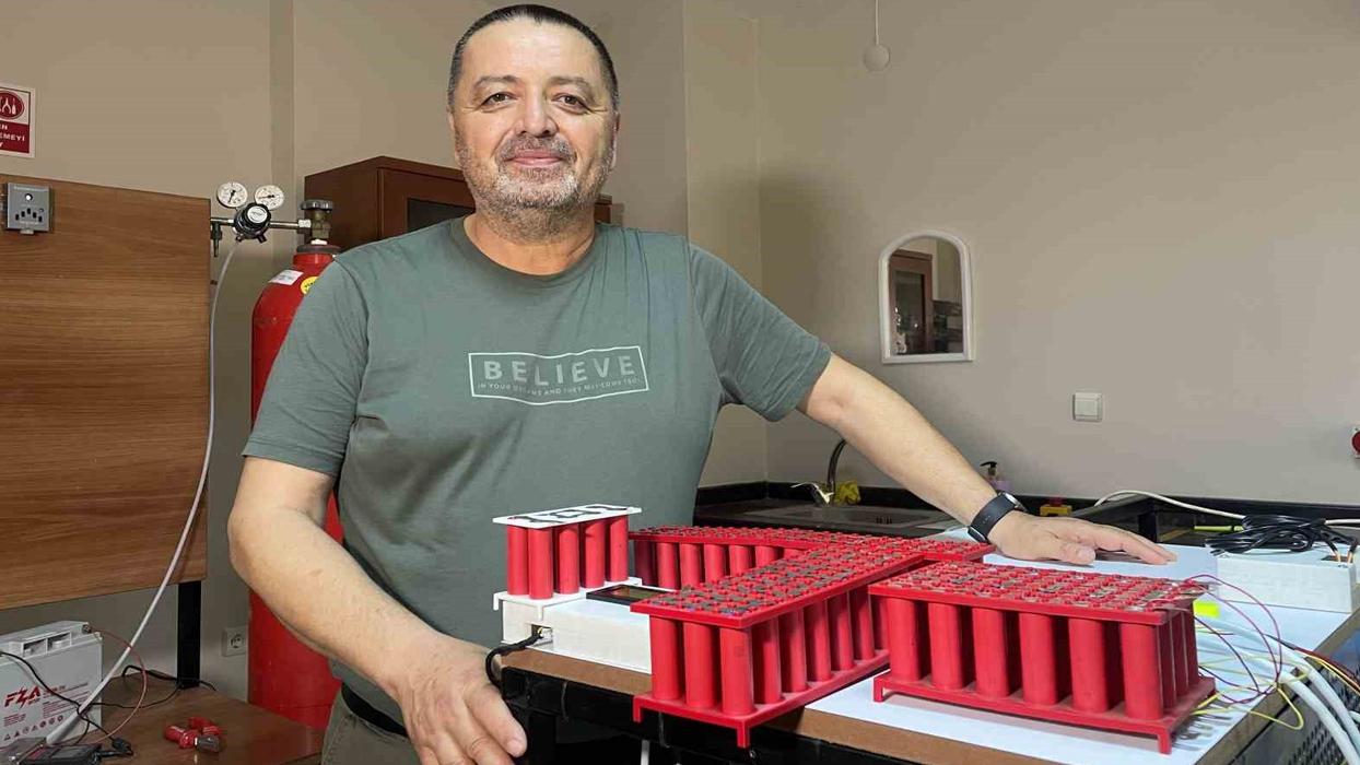 Prof. Dr. Kadir Aydın: "Elektrikli araçlarda hava sıcaklığı 45 dereceyi geçince yangın riski artıyor"