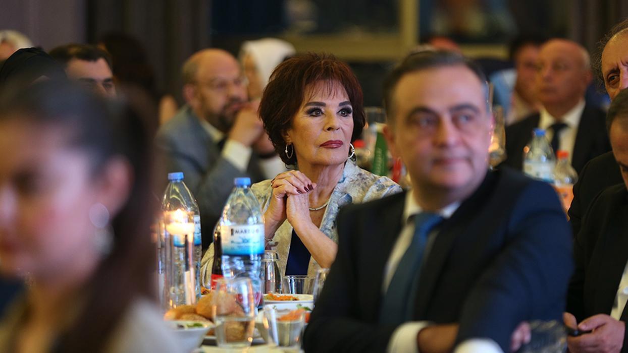 Usta oyuncu Hülya Koçyiğit'ten Gazze için "kalıcı ateşkes" çağrısı: