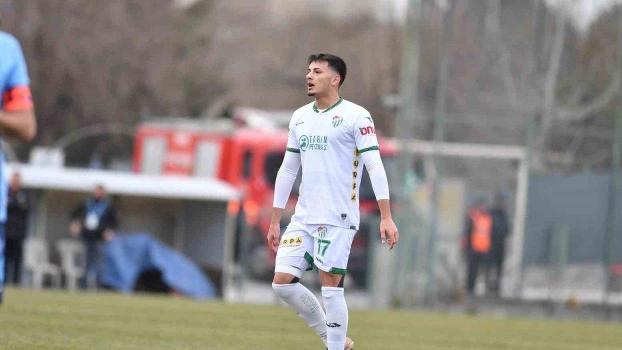 Bursaspor'un 19 yaşındaki futbolcusu Hasan Sabri Karaca futbolu bıraktı