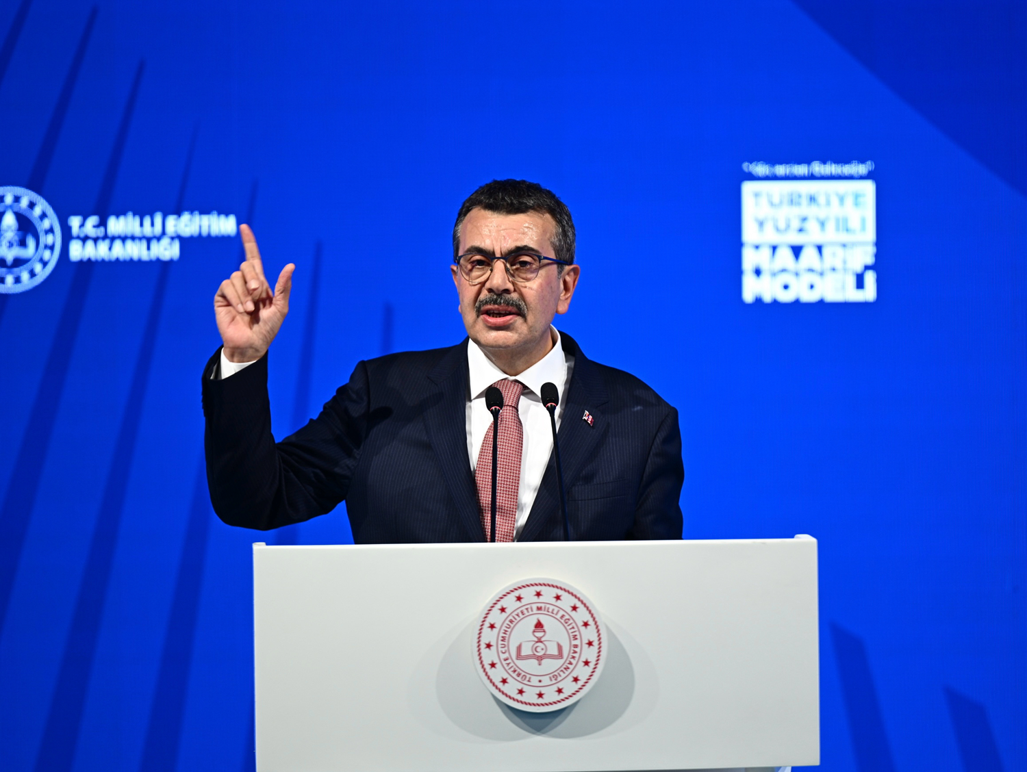 Bakan Tekin: Yeni müfredat eylül ayından itibaren uygulanmaya başlayacak