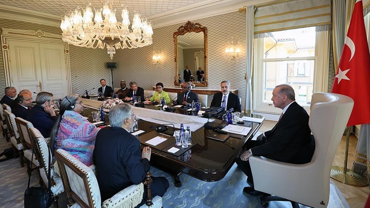 Endonezya Dışişleri Bakanı'ndan, Cumhurbaşkanı Erdoğan'ın D-8 Dışişleri Bakanlarını kabulü hakkında paylaşım