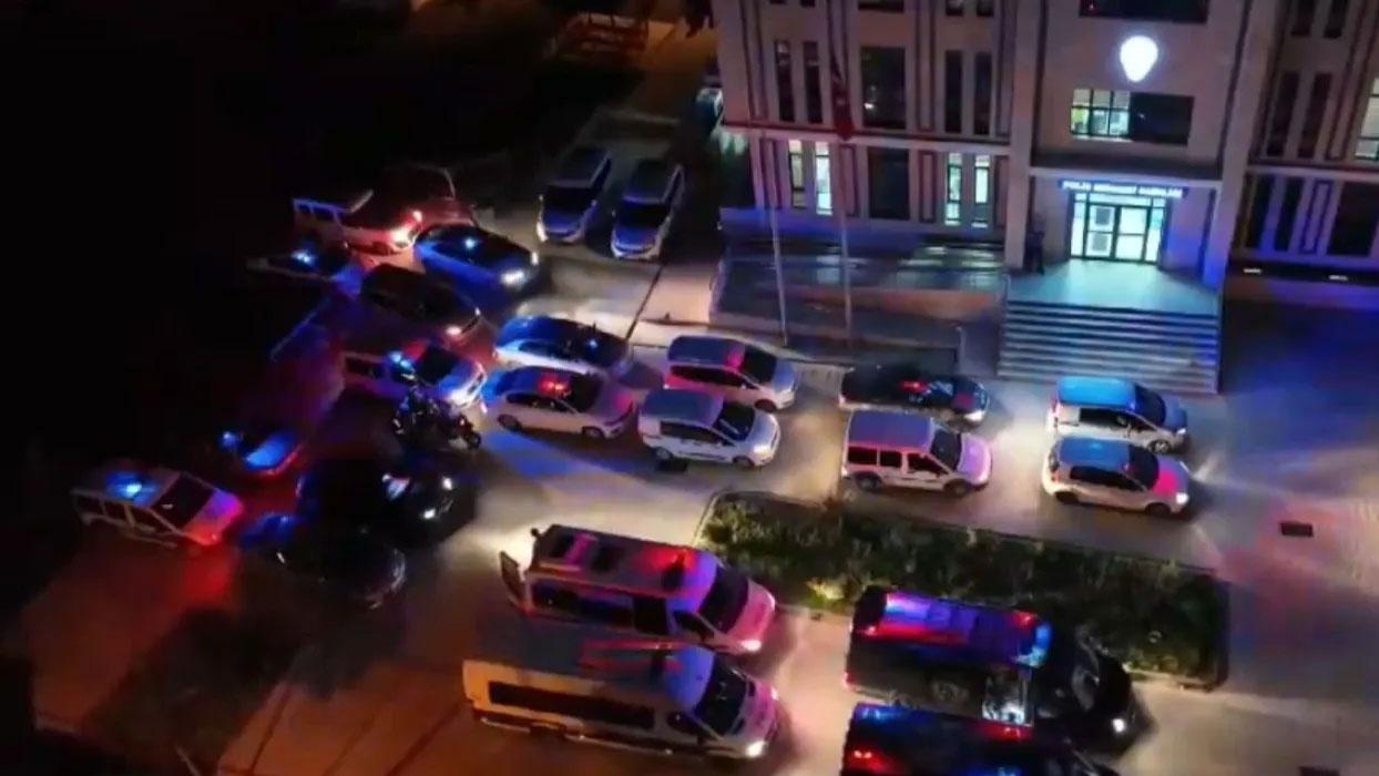 Bursa'da zehir tacirlerine şafak operasyonu...Kapılar koçbaşlarıyla kırıldı, dron havadan takip etti