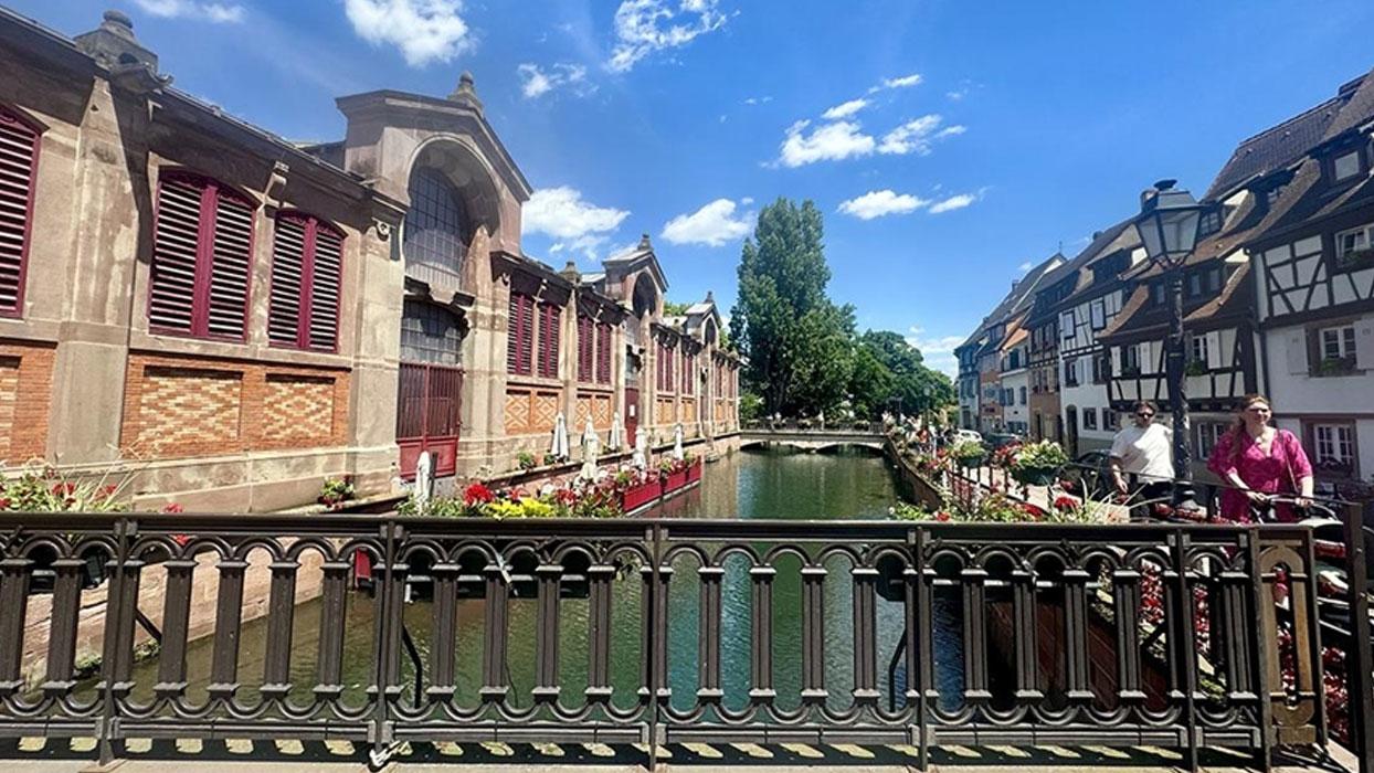 İsviçre'nin renkli yüzü Basel, ziyaretçisine 3 Avrupa ülkesi gezme fırsatı sunuyor