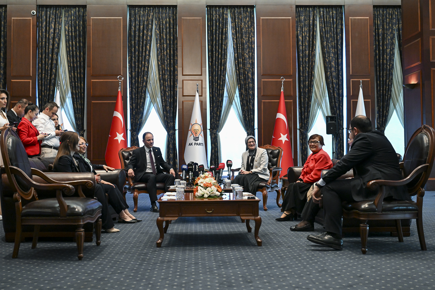 Partiler arası bayramlaşma merasimi... MHP heyeti AK Parti'yi ziyaret etti