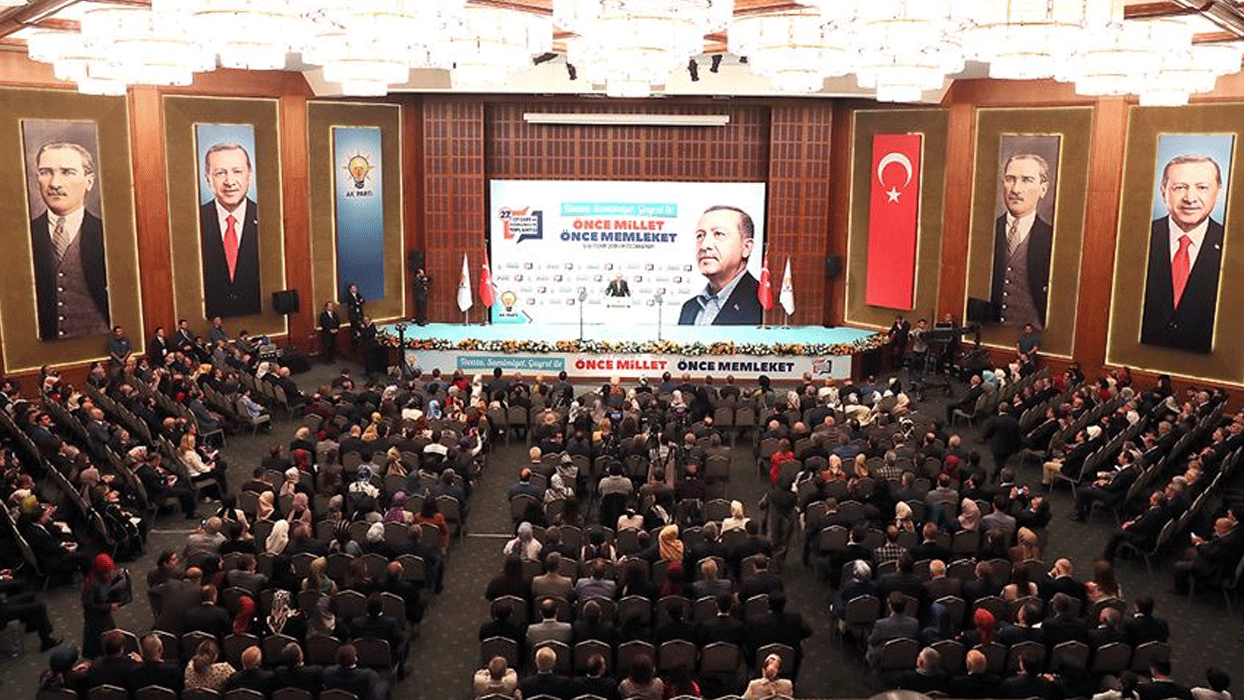 AK Parti yeniden kampa giriyor