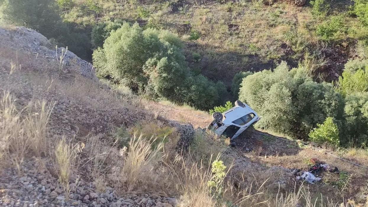 Uçuruma yuvarlanan araçta 1 kişi öldü, 2 kişi yaralandı