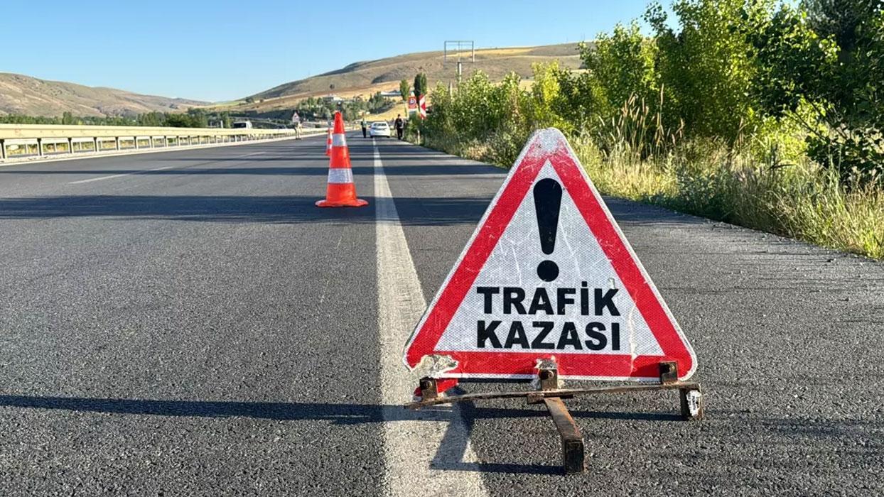 Uşak'ta trafik kazası: 1 ölü 2 yaralı