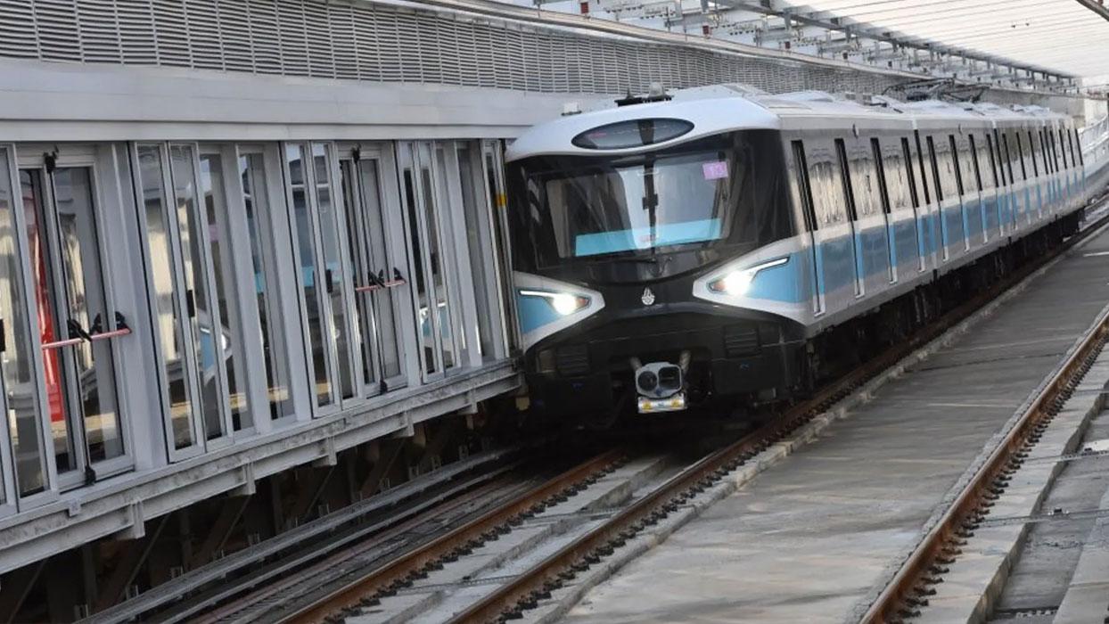 Yıldız-Mahmutbey metro hattında teknik arıza nedeniyle seferler aksadı