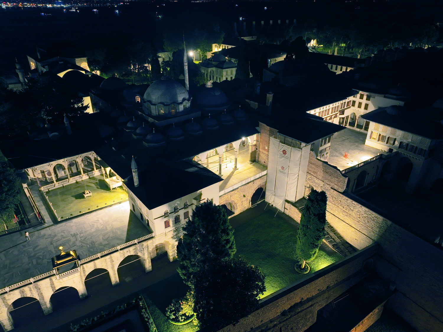 Topkapı Sarayı'nda ilk kez gece turları başladı