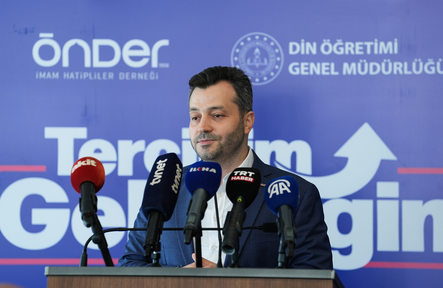 LGS sınavında 500 tam puan alan imam hatipli öğrenciler İstanbul'da bir araya geldi