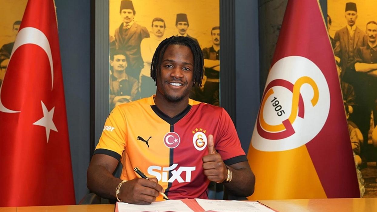 Belçikalı futbolcu Batshuayi, Galatasaray'da forma giyeceği için gurur duyuyor