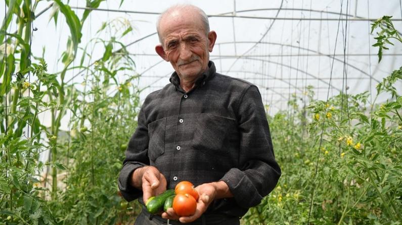 Ata tohumu memleket meselesi" diyen 74 yaşındaki çiftçi ömrünü organik tarıma adadı