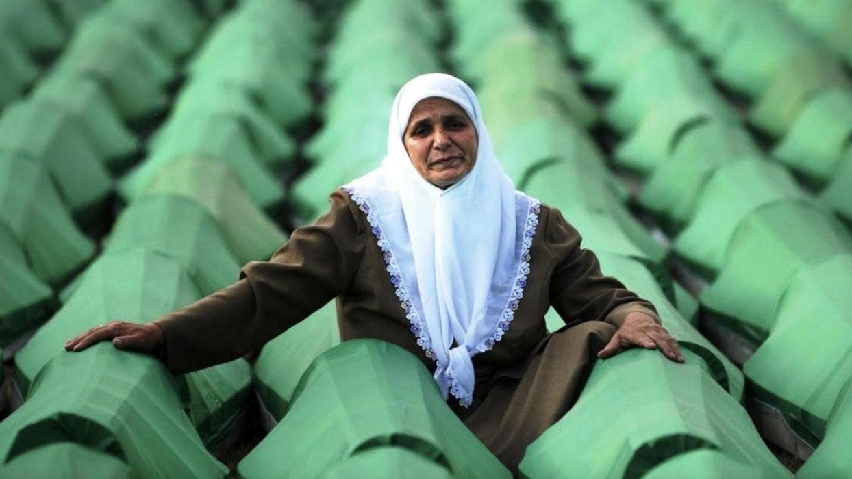 Srebrenitsa'da 14 soykırım kurbanı toprağa verilecek