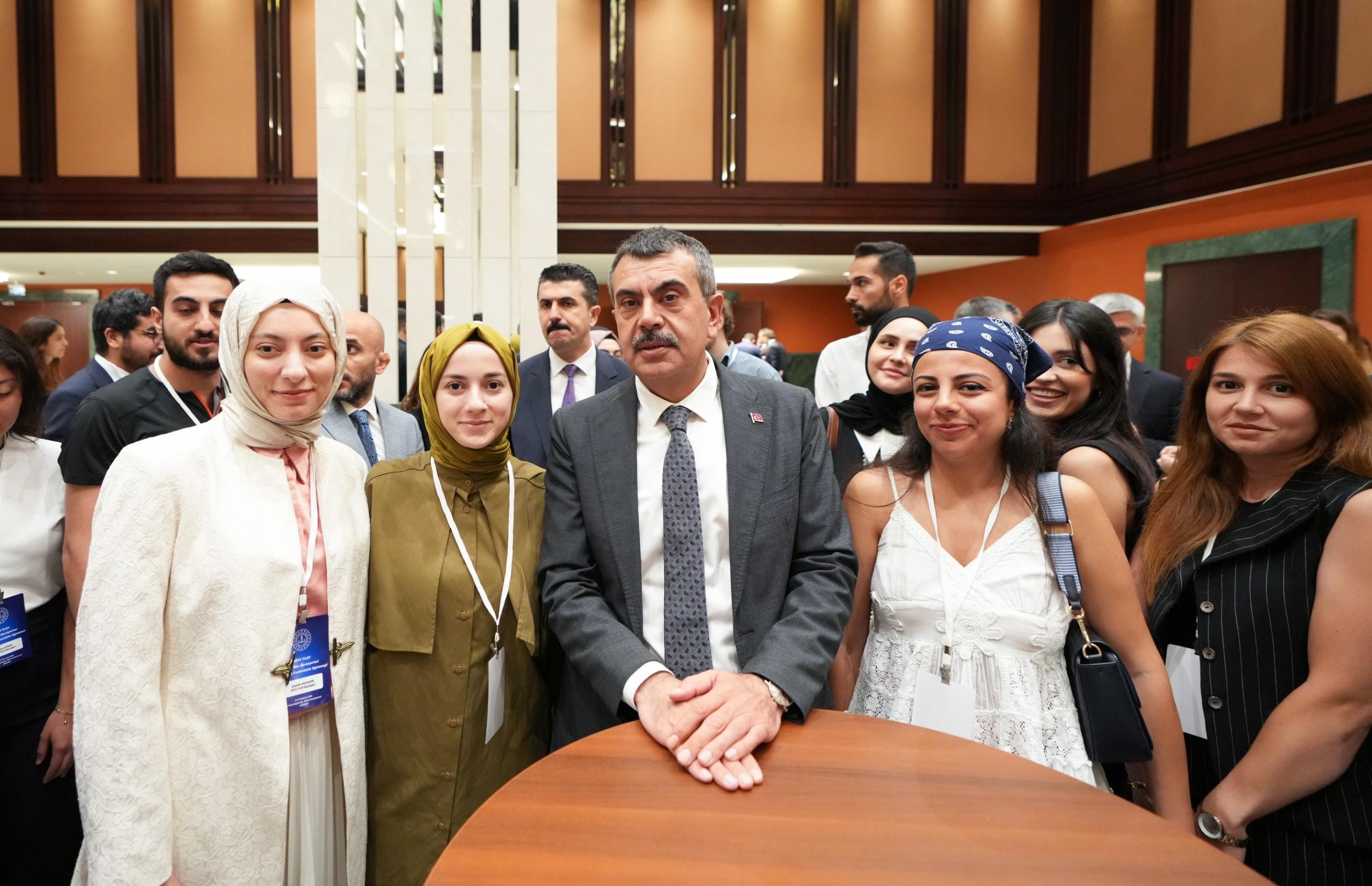 Milli Eğitim Bakanı: YLSY Bursiyerleri Ülkeye Borçlarını İfa Etmeli