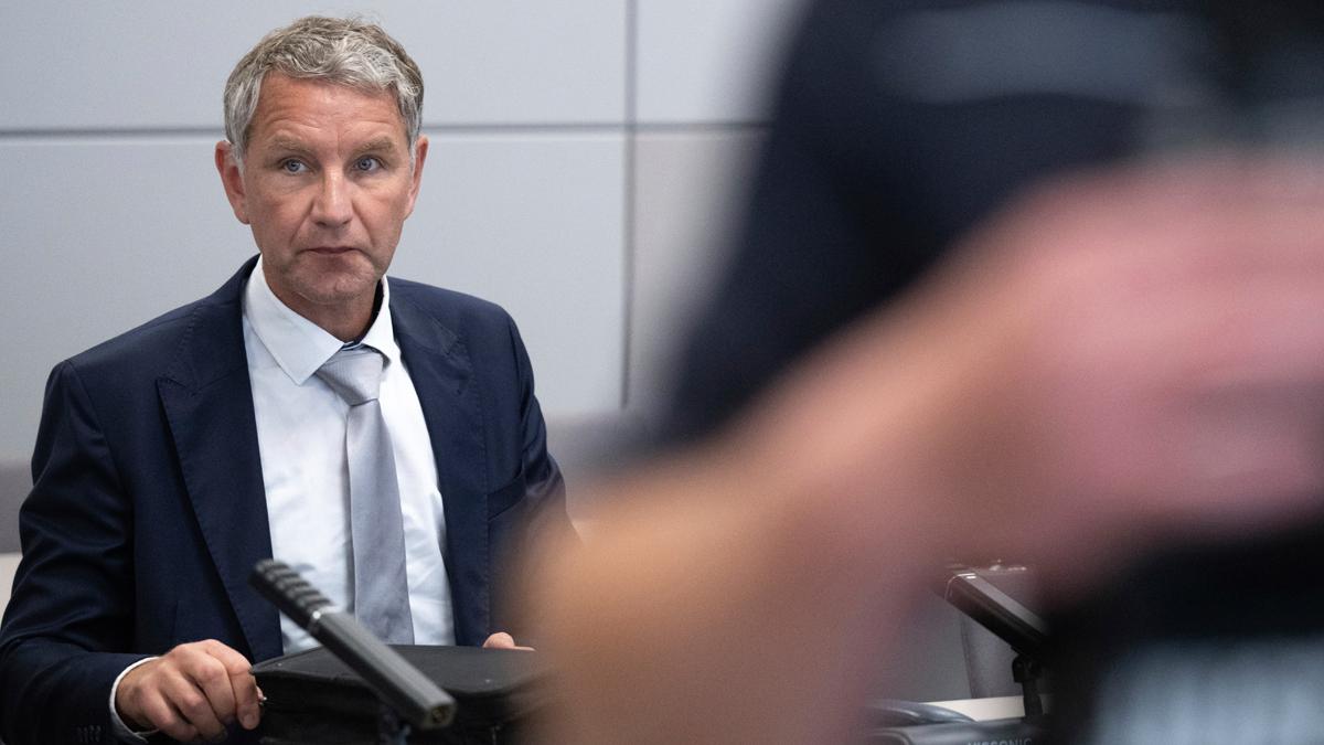AfD'li Björn Höcke'nin dokunulmazlığı kaldırıldı: Almanya'da gündem oldu!
