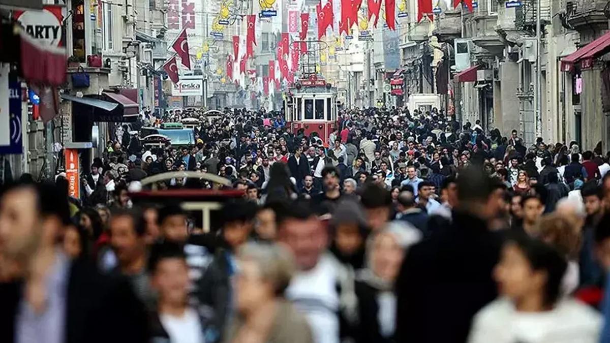 Türkiye'nin Nüfusu 2040'larda 88 Milyona Ulaşacak, 2100'de 50 Milyonun Altına İnecek