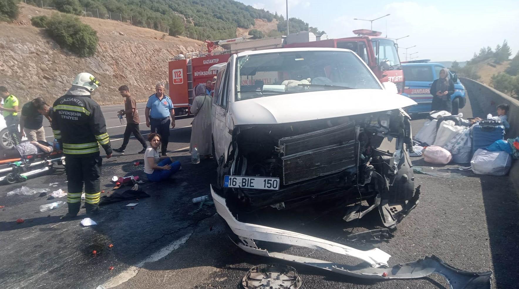 Osmaniye'de Minibüs Kazası: 1 Ölü, 8 Yaralı