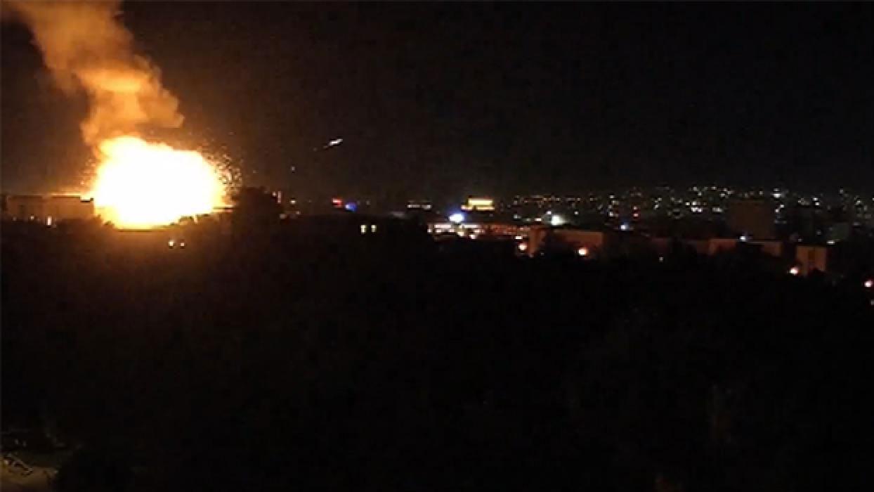 Milletvekilleri o gece Gazi Meclis'e sahip çıktı