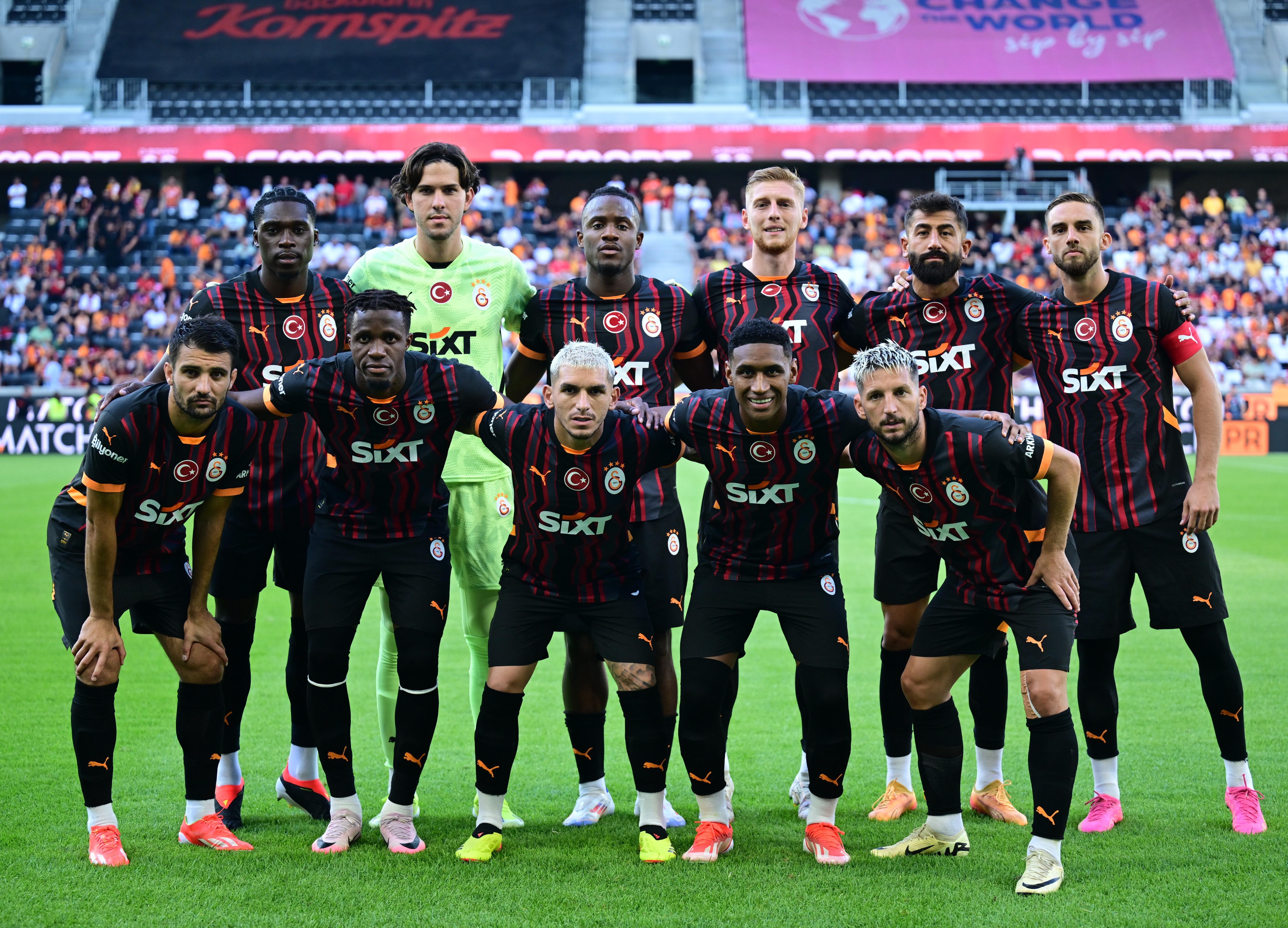 Galatasaray, Trencin ile hazırlık maçı için sahada!
