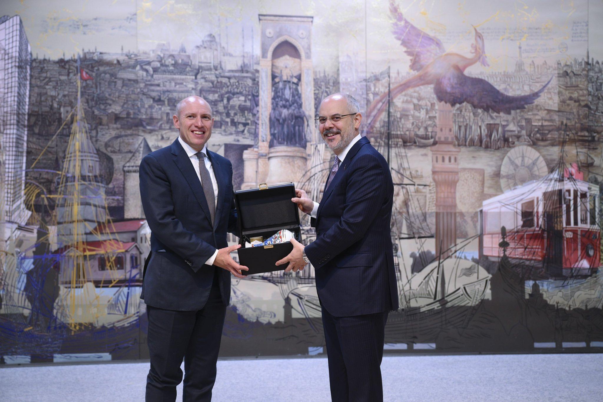 Büyükelçi Kılıç, Almanya Hessen eyaleti Bakanı Pentz'i kabul etti