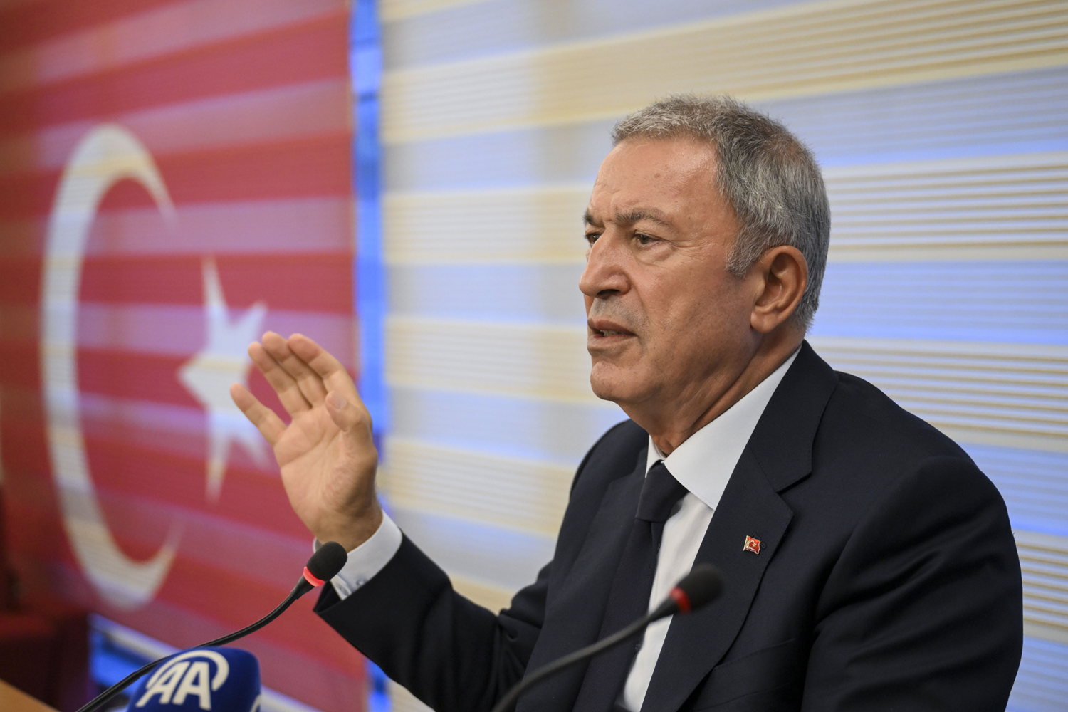 Hulusi Akar uyardı: Şimdi oradan dijiteröristlik yapıyorlar