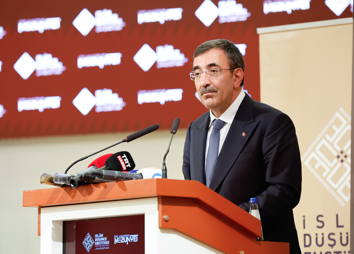 Cumhurbaşkanı Yardımcısı Yılmaz: Gazze'de bombalanan sadece çocuklar, yaşlılar, zayıflar değil