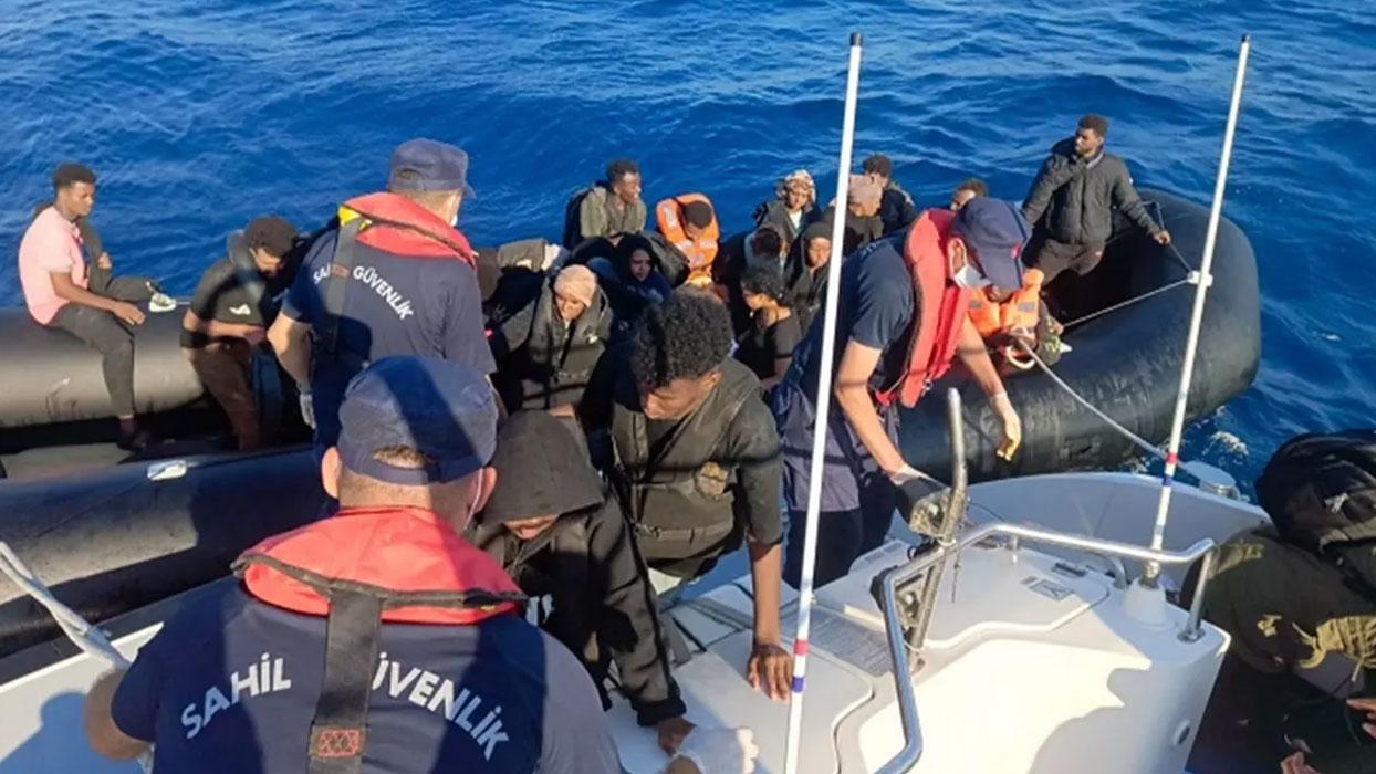 Sahil Güvenlik duyurdu! İzmir açıklarında düzensiz göçmen operasyonu