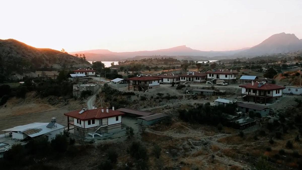 Manavgat'ta 788 konut hak sahiplerine teslim edildi