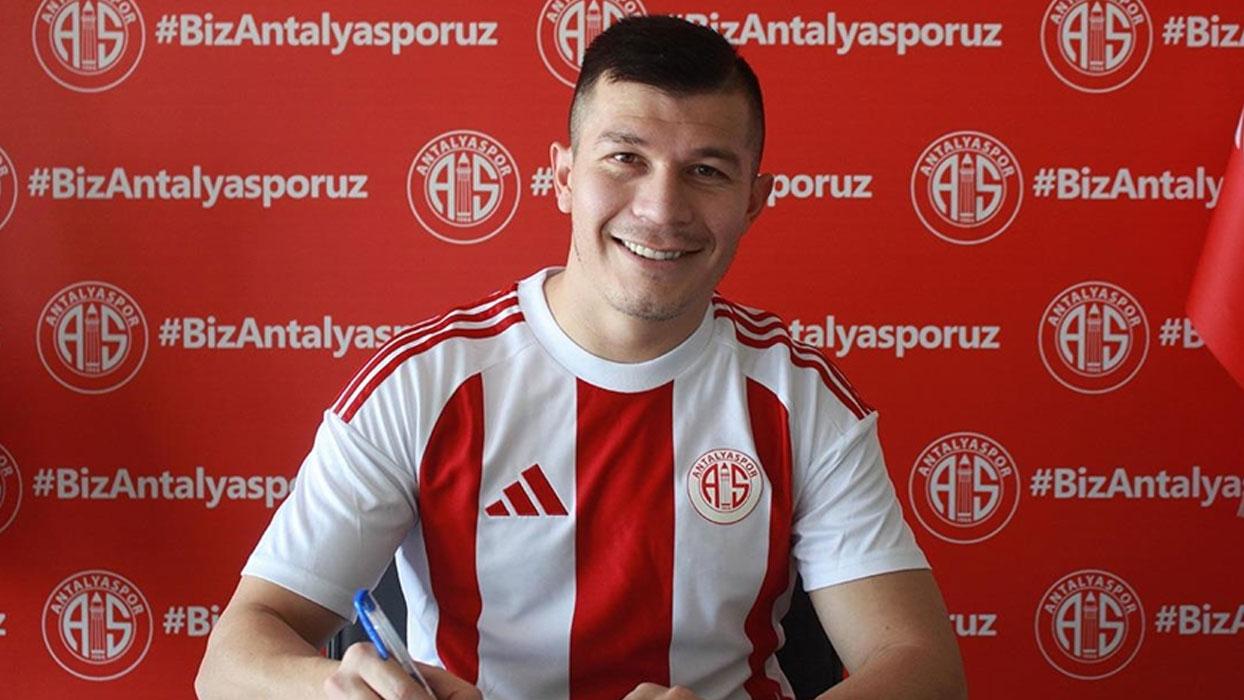 Antalyaspor, Paraguaylı forvet Samudio'yu transfer etti