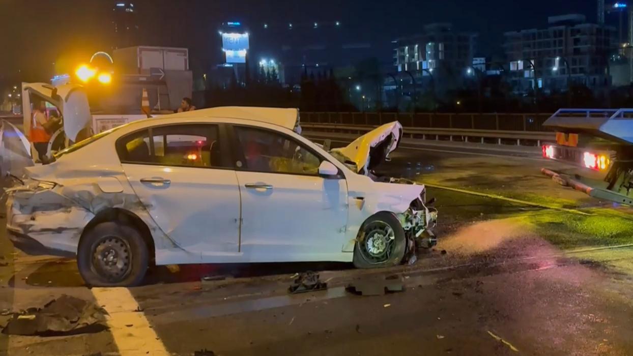 TEM Otoyolu'nda kaza: 1'i ağır 3 yaralı