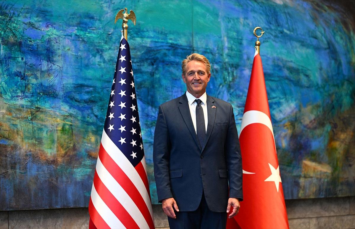 Flake, Rusya-Ukrayna Savaşı'nın ilk döneminde ABD'deki krizi anlattı: Türkiye şimdi ne yapacak?