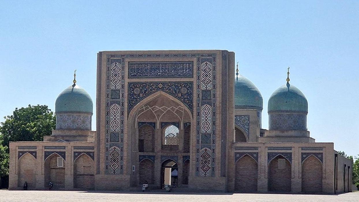 Özbekistan'daki Hazreti İmam Külliyesi Orta Çağ mimarisinin izlerini taşıyor