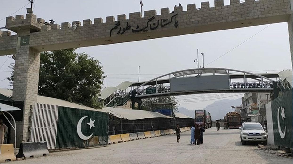 Afganistan-Pakistan arasındaki Torkham Sınır Kapısı yeniden açıldı